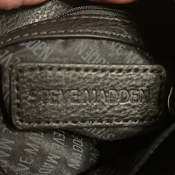 $20 (𝙇𝘼𝙎𝙏 𝘾𝙃𝘼𝙉𝘾𝙀)NWOT:Steve Madden Black Crossbody Bag - Picture 7 of 9